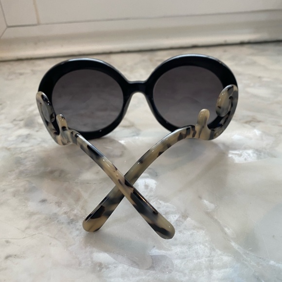 PRADA sunglasses SPR 27N Black and cream - Picture 4 of 8
